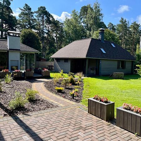 Clockhouse Cottage Saulkrasti Bagian luar foto
